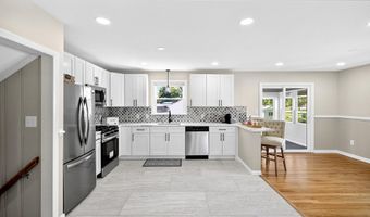 910 MONROE Ter, Dover, DE 19904