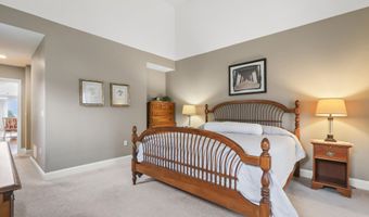 2 Amberwood Ct 2, Bourne, MA 02532