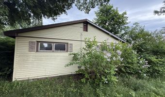 13 Mount Desert Dr, Bangor, ME 04401