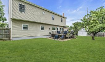 551 Chester Pkwy, Belford, NJ 07718