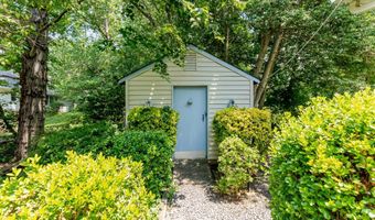 8202 EXCALIBUR Ct, Annandale, VA 22003