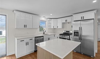 99 Salem Ave, Cranston, RI 02920