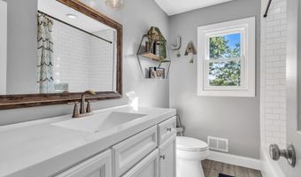 23 Pelican Dr, Bayville, NJ 08721