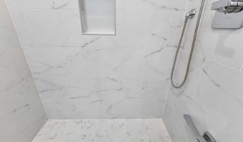 6101 BERKSHIRE Dr, Bethesda, MD 20814