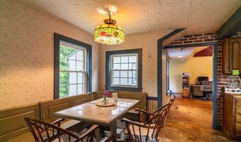 53 Henry St, Amherst, MA 01002