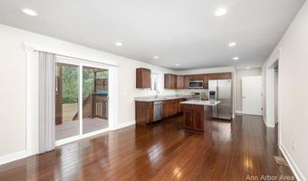 2 Maple Village Ct, Ann Arbor, MI 48103