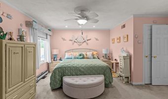 72 Hilltop Dr F, North Providence, RI 02904