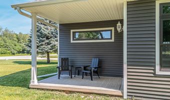 2005 E RIDGE HAVEN Ln, Appleton, WI 54913