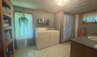 121 Main Rd, Abbot, ME 04406