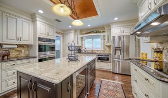 1666 ROBIN HOOD Ln, Clearwater, FL 33764