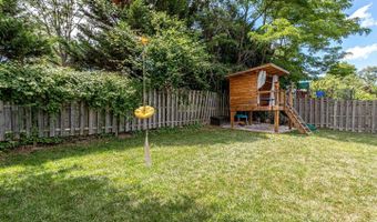 1708 N CAMERON St, Arlington, VA 22207