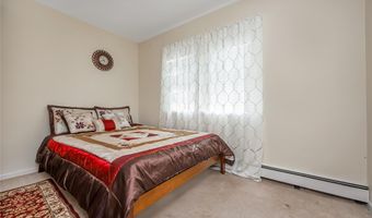 700 Broadway 28, Amityville, NY 11701