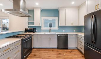 32 Webster Ave, Bangor, ME 04401