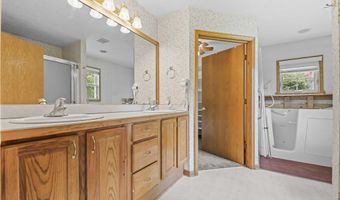 1701 Woods Rd, Akron, OH 44306