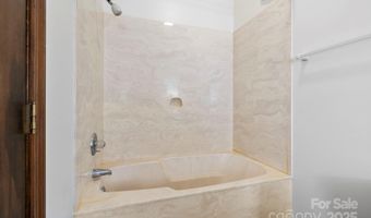 204 Woodfield Dr, Asheville, NC 28803