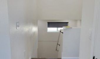 1170 Wanaka St A, Honolulu, HI 96818