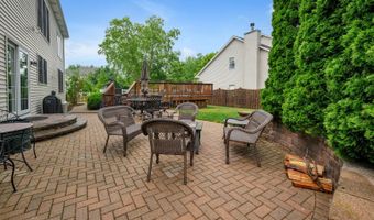 1880 Crofton Dr, Algonquin, IL 60102