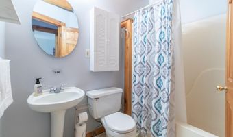 29 Roundy Brook Rd, Burke, VT 05871