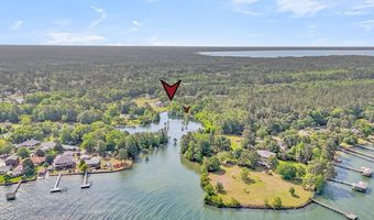 107 Jacks Ln, Bonneau, SC 29431