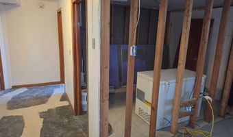 710 East St, Bottineau, ND 58318
