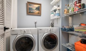 2 School St 108, Lincoln, RI 02802