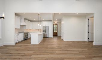 15 Woods Ln, Beaufort, SC 29907