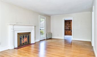 172 Hoyt Ave, East Providence, RI 02916