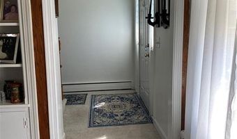 40 Aaron Ave Ave, Bristol, RI 02809