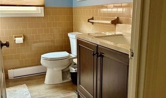 15 Deangelis Dr, Narragansett, RI 02882