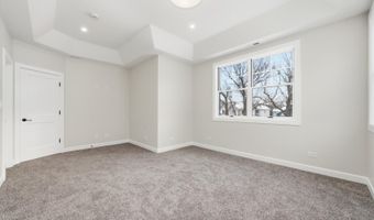 926 E Crest Ave, Addison, IL 60101