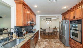 18 Evergreen Dr, Bayonne, NJ 07035