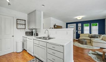 2214 McCall Dr, Ashland, OR 97520