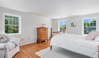 91 Allyn Ln, Barnstable, MA 02630