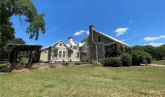 156 Lake Oglethorpe Dr, Arnoldsville, GA 30619
