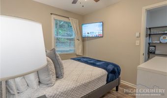 141 Snowflake Rd, Banner Elk, NC 28604