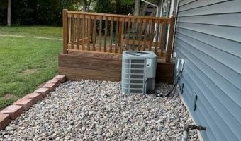 624 J St, Aurora, NE 68818