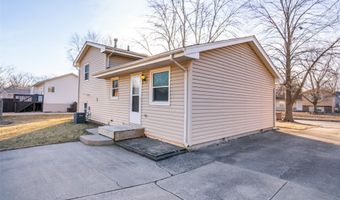1005 6th St NW, Altoona, IA 50009