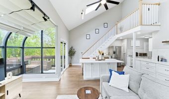 2 Falkenstein Dr 10, Alloway, NJ 07462