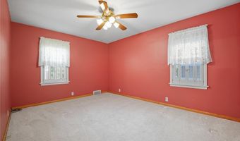 715 Holden Dr, Ashtabula, OH 44004