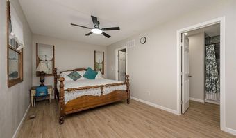 270 E Skyline Dr, Ballwin, MO 63011