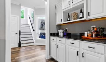 22530 FOREST RUN Dr, Ashburn, VA 20148