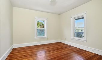 1 Arnold Ave, Newport, RI 02840