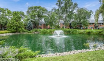 2407 S GOEBBERT Rd G202, Arlington Heights, IL 60005