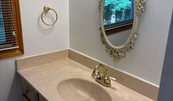 7 Stephens Ct, Clinton, CT 06413