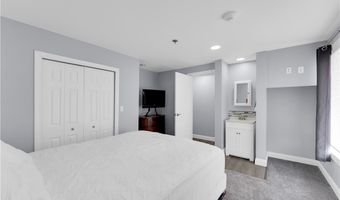 797 E Market St 221, Akron, OH 44305