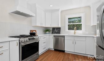 3617 Woodleaf Rd, Charlotte, NC 28205
