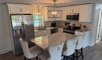 194 S Pier Rd, Narragansett, RI 02882