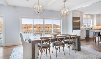 1040 Buttonwoods Ave, Warwick, RI 02886