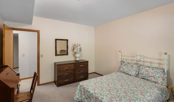12755 Falcon Ct, Apple Valley, MN 55124