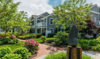 20 Narragansett Ave 306, Narragansett, RI 02882
